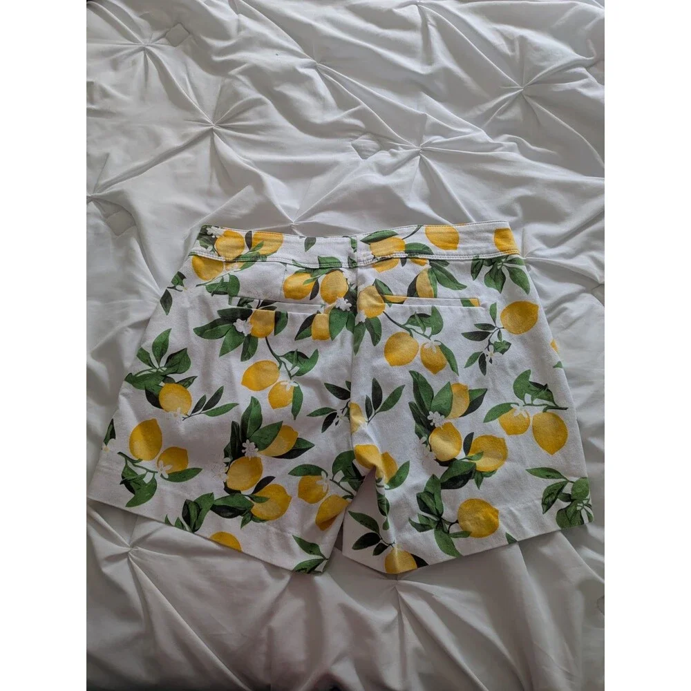 Isaac Mizrahi NY Lemon Print Shorts Women's 8 White Yellow Cotton Stretch Preppy